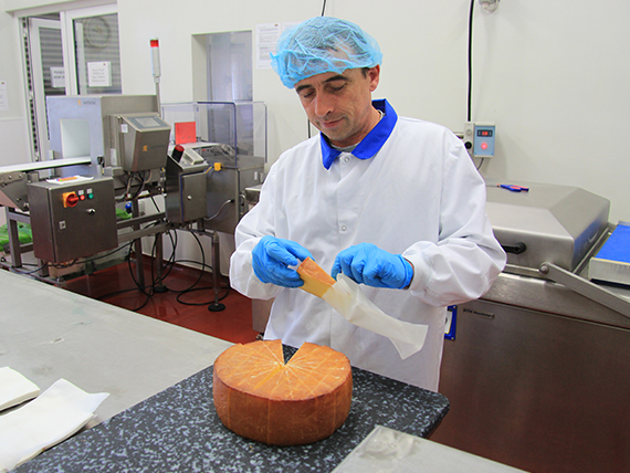 Cheese Cutting & Wrapping